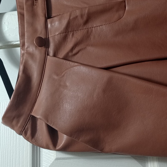 Spring Color Forever 21 Beige Faux Leather Trousers, With Zippper & Pockets New - Picture 10 of 12